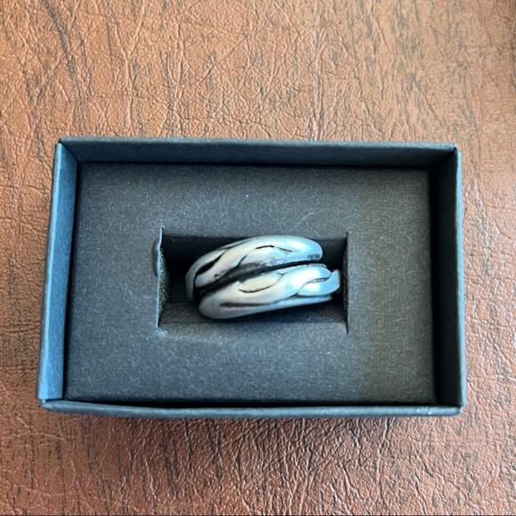 Shiraleah Chicago Thornton Serpent Ring Black Gray 8 NIB - Picture 9 of 16
